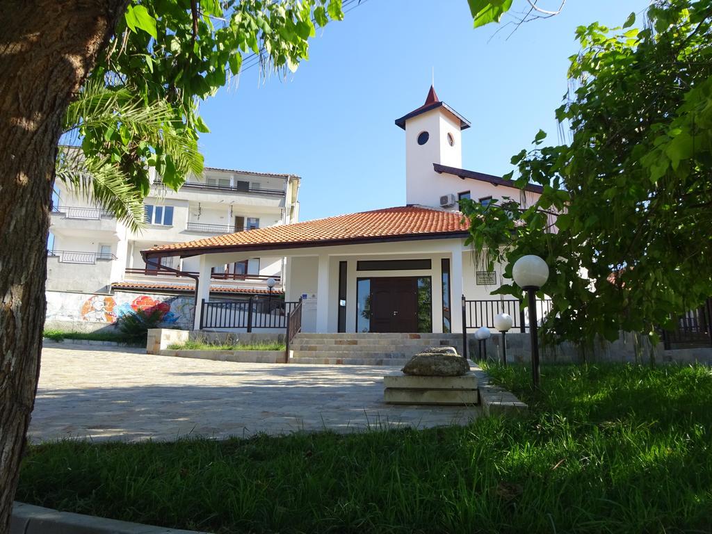 Hris Hotel Cernomoreț Exterior foto